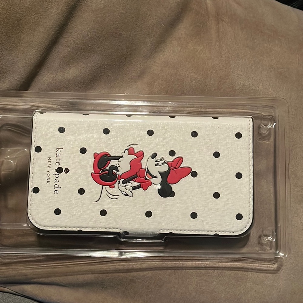 NWT Minnie Mouse polka dot magnetic wrap folio case for iPhone 13/pro